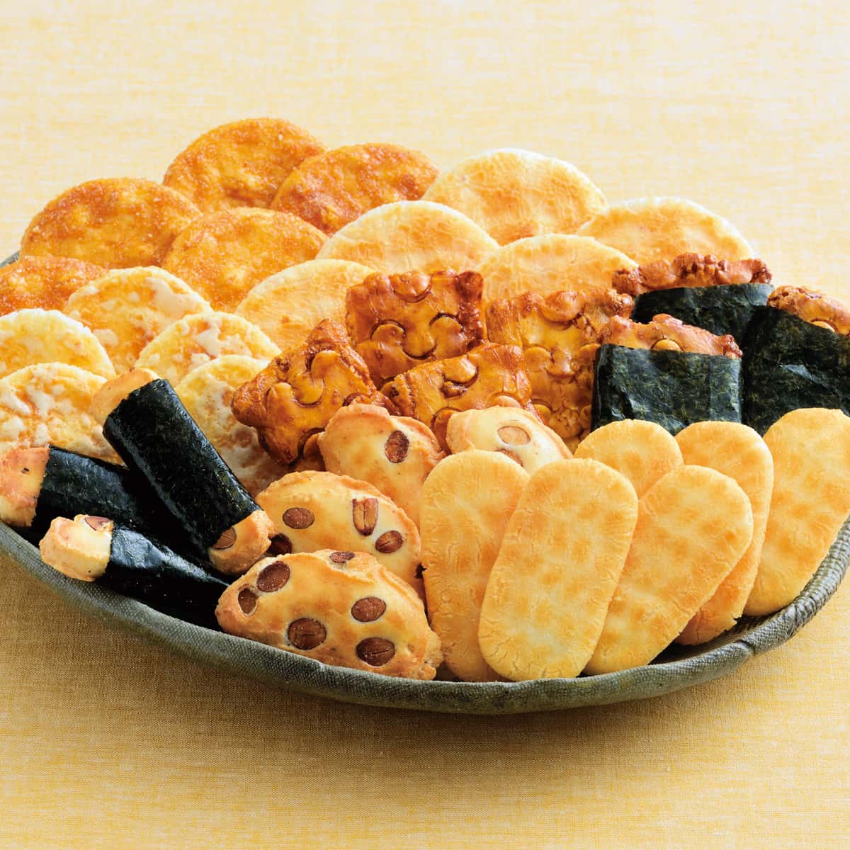 もち吉職人館 大缶 もち吉 あられ おせんべい おかき 和菓子のお店