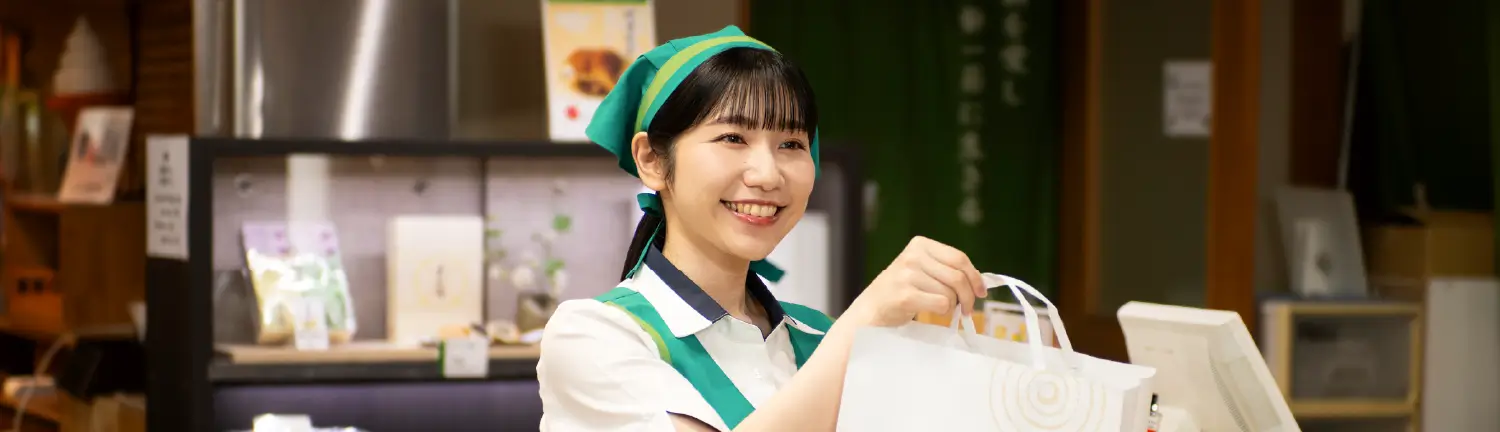 写真：店舗スタッフ社員